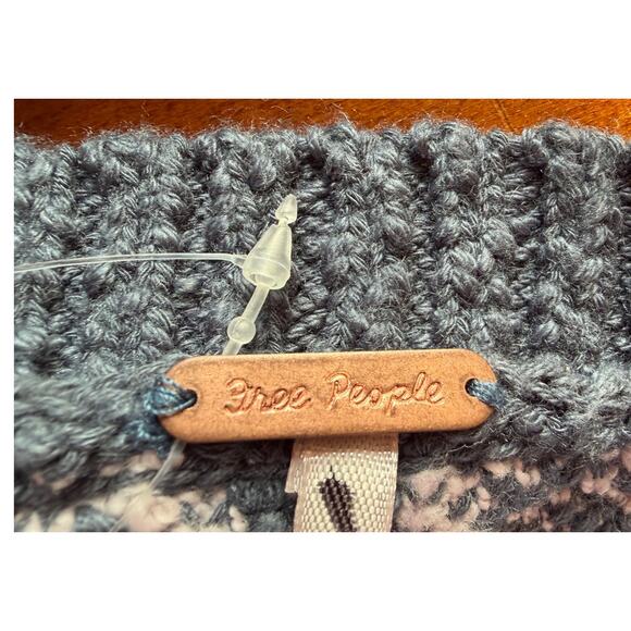 NWT Free People Blue Lilac Combo In Bloom Pullover Oversized Sweater SMALL - Picture 4 of 5